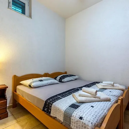 Sina Jesenice (Split-Dalmatia)